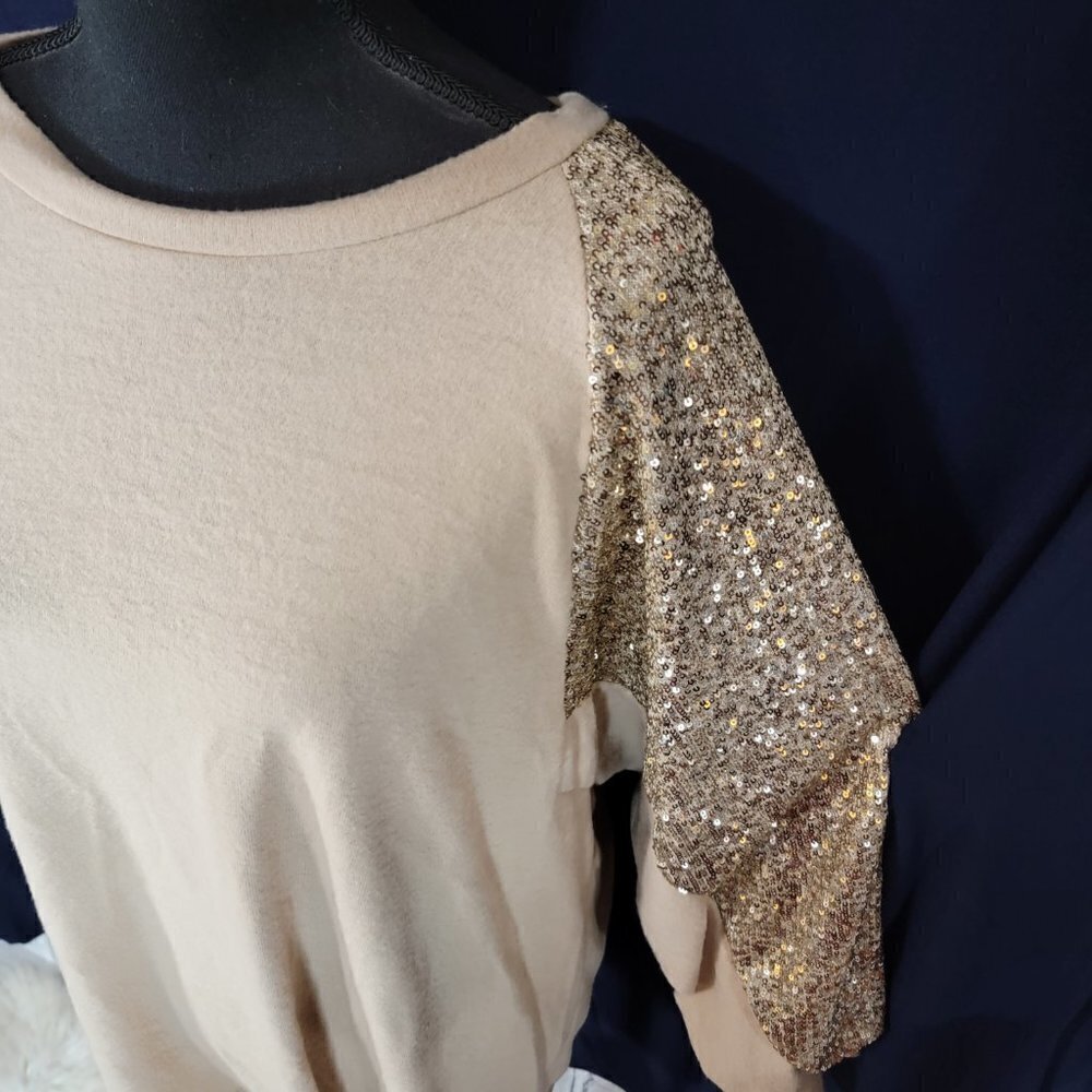 7th & Ray Womens Holiday Sweater Long Sleeve Oversized Tan Sequin Fuzzy Party Lg - Picture 3 of 8